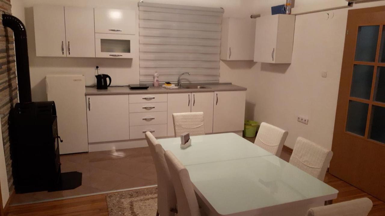 דירות יאיצי Apartman Volijak מראה חיצוני תמונה